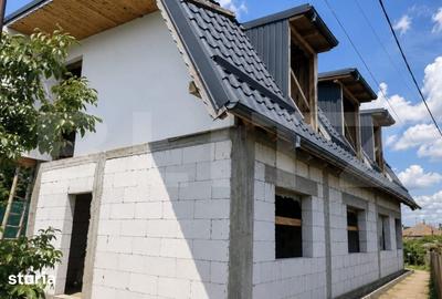 Casă cu 3 camere cu Teren 335 Mp în Cernele