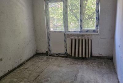 Apartament cu 3 camere decomandat în Simeria - 1