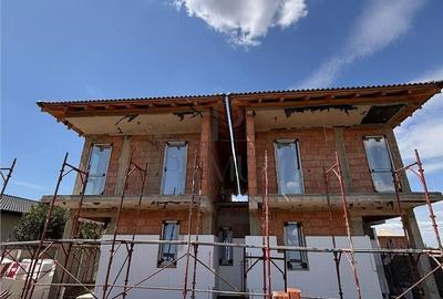 Casă cu 5 camere cu Teren 330 Mp în Central