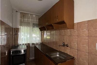 Apartament cu 3 camere nedecomandat, mobilat în Circumvalațiunii - 1