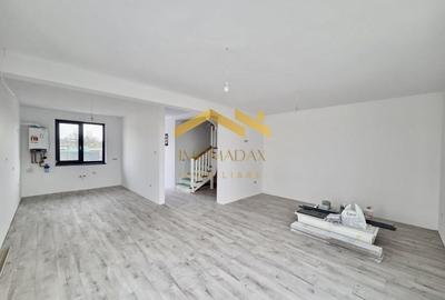 Duplex cu 4 camere cu Canalizare în Utvin - 11