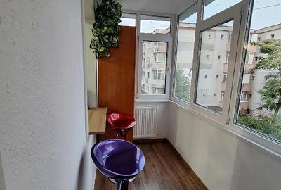 Apartament cu 2 camere decomandat în Micro 20