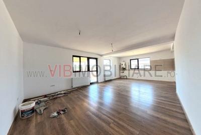 Casă cu 4 camere decomandat în Domnești