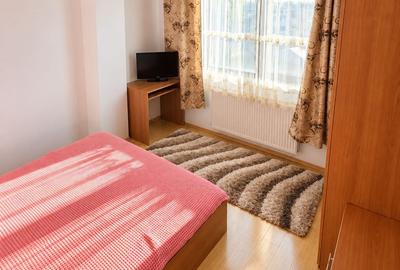 Apartament cu 2 camere decomandat în Pajura