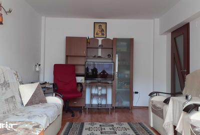 Apartament cu 3 camere în Astra