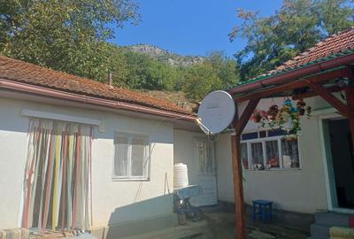 Casă cu 3 camere în Deve