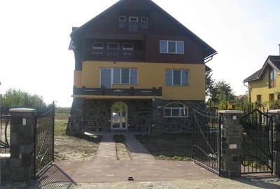 Casă cu Teren 450 Mp în Păulești