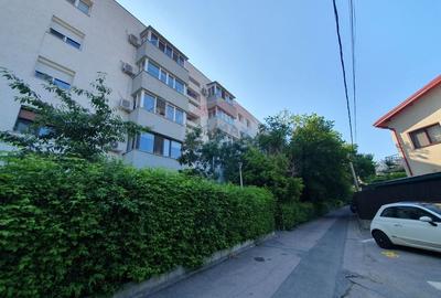 Apartament cu 3 camere semidecomandat, mobilat în Titan - 1