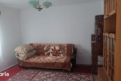 Casă cu 4 camere cu Teren 400 Mp în Central