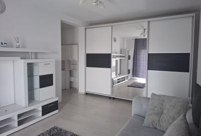 Apartament cu 2 camere semidecomandat în Giroc