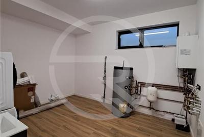 Casă cu 5 camere cu Teren 250 Mp în Iris