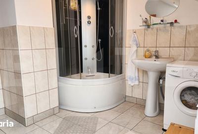 Casă cu 5 camere cu Teren 1207 Mp în Central