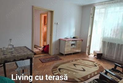 Apartament cu 3 camere semidecomandat în Central - 5