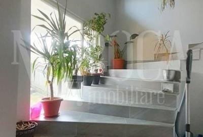 Casă cu 8 camere cu Teren 300 Mp în Florești