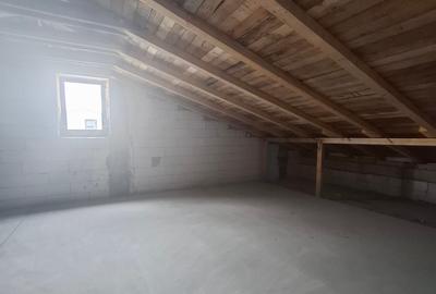 Duplex cu 4 camere cu Canalizare în Prelungirea Ghencea - 32