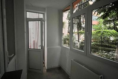 Apartament cu 3 camere semidecomandat în Central - 3