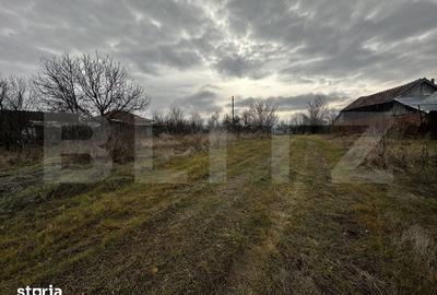 Teren de 4000 mp, în Câlnic