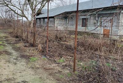 Casă cu 6 camere cu Teren 2500 Mp în Central