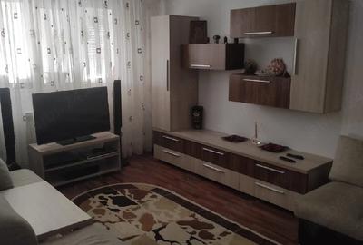 Apartament cu 3 camere decomandat în Abator - 1