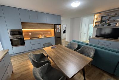 Apartament cu 3 camere decomandat, mobilat în Ampoi 3