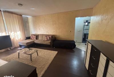 Apartament cu 2 camere semidecomandat în Podul de Fier