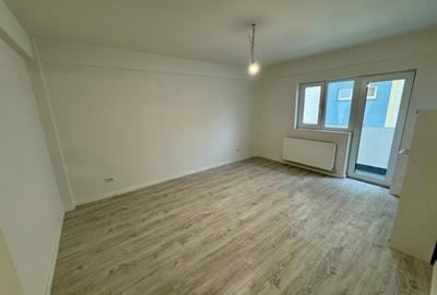 Apartament cu 2 camere decomandat în Baza 3