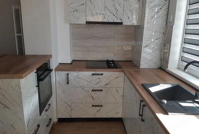 Apartament cu 2 camere decomandat, mobilat în Metalurgiei