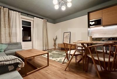 Apartament cu 3 camere semidecomandat, mobilat în Central