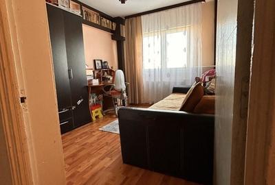Apartament cu 3 camere decomandat în Timpuri Noi