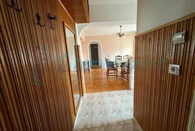 Apartament cu 3 camere decomandat, mobilat în Decebal - 8