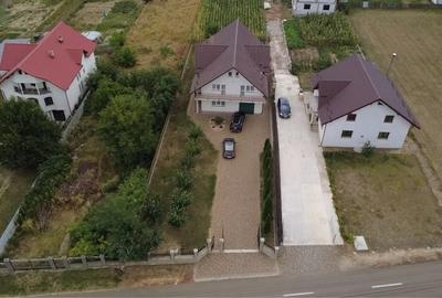 Casă cu 4 camere în Dumbrăveni