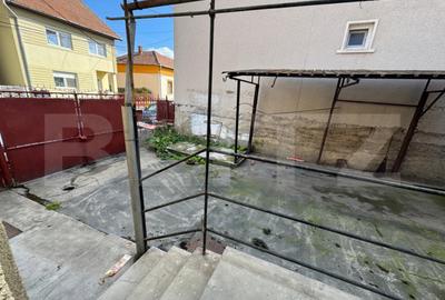 Casă cu 3 camere cu Teren 230 Mp în Central