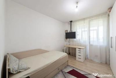Apartament cu 3 camere semidecomandat în Central