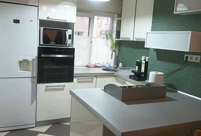 Apartament cu 2 camere decomandat în Rogerius