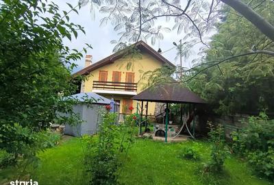 Casă cu 7 camere cu Teren 840 Mp în Central - 1
