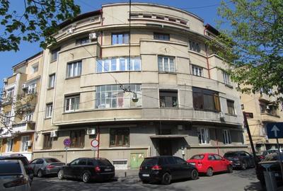 Apartament cu 3 camere decomandat, mobilat în Unirii