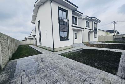 Duplex cu 4 camere cu Canalizare în Moșnița Veche - 3