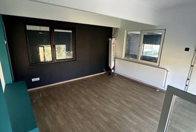 Spațiu comercial, de 27 mp, în Central - 4