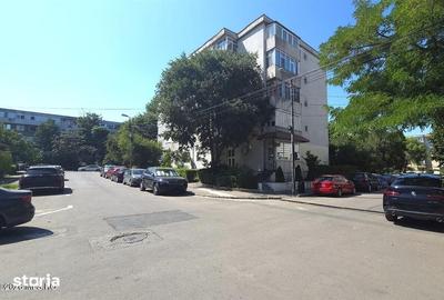 Apartament cu 2 camere decomandat în Far