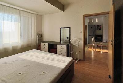 Apartament cu 3 camere semidecomandat în Central - 2