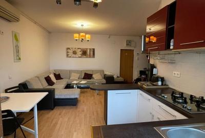 Apartament cu 3 camere semidecomandat, mobilat în Vitan