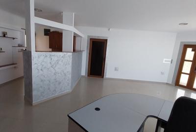 Spațiu comercial, de 80 mp, în Central - 8