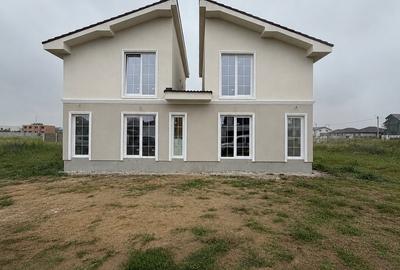 Duplex cu 4 camere cu Canalizare în Moșnița Nouă - 1