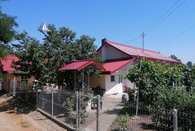 Casă cu 2 camere în Havârna