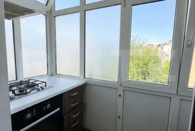 Apartament cu 3 camere semidecomandat în Rovine - 2