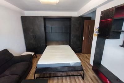 Garsonieră decomandată în Runcu