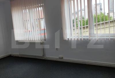 Spațiu comercial, de 20 mp, în Central - 8