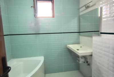 Apartament cu 3 camere decomandat în Faleza Nord