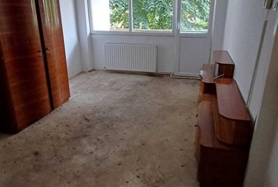 Apartament cu 2 camere decomandat în Micro 14