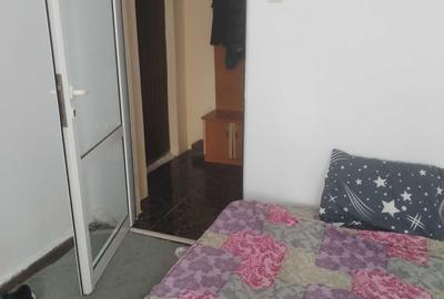 Garsonieră decomandată în Universitate